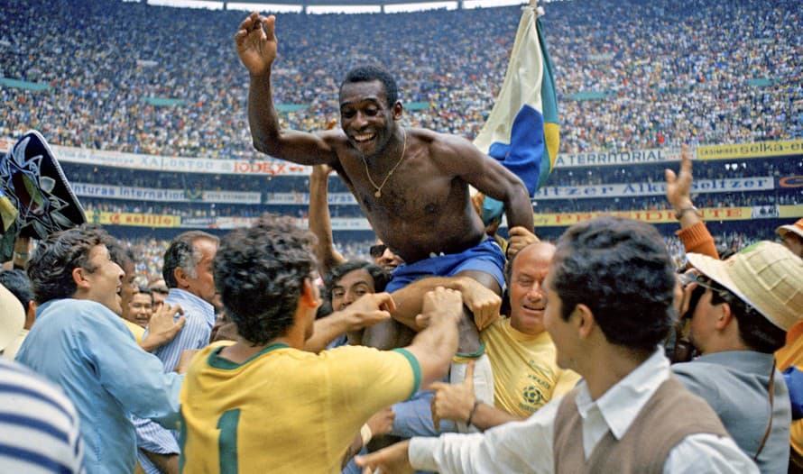 S chorobou bojoval tak ako so súpermi na trávnikoch - do posledných síl a s úsmevom na tvári. Najslávnejší futbalista všetkých čias Pelé ...