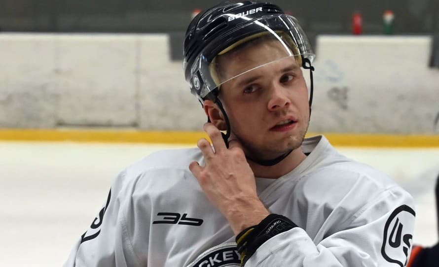 Slovenský hokejový útočník Martin Réway (27) už nie je hráčom nemeckého druholigového Freiburgu.