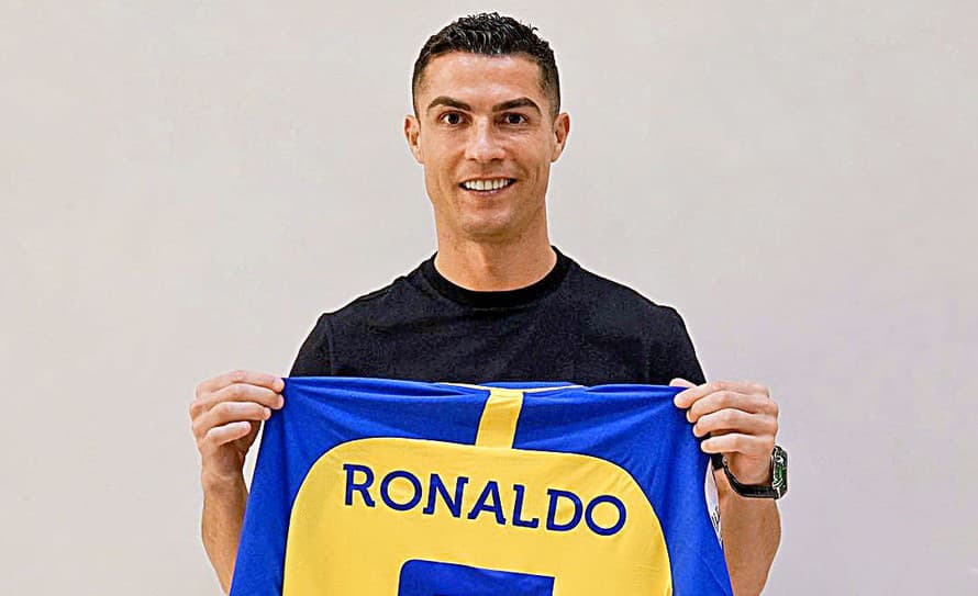 Nová výzva a astronomický príjem! Bývalý najlepší futbalista sveta Cristiano Ronaldo (37) bude po novembrovom odchode z Manchestru United ...