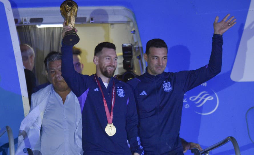Argentínsky futbalista Lionel Messi (35) sa po veľkolepých oslavách v jeho vlasti, ktoré nasledovali po zisku titulu majstra sveta, vrátil ...