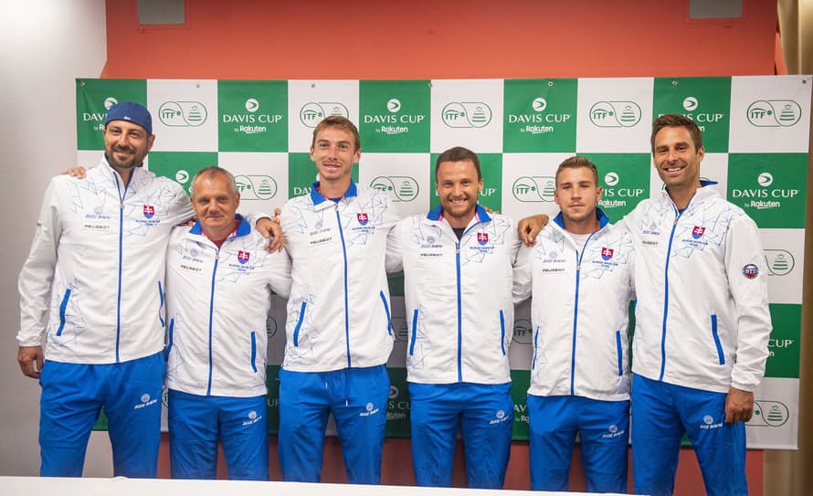 Kvinteto slovenských tenistov Alex Molčan, Norbert Gombos, Jozef Kovalík, Lukáš Klein a Igor Zelenay figuruje v slovenskej nominácii ...