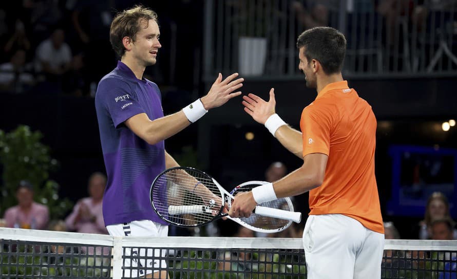 Srbský tenista Novak Djokovič si v semifinále dvojhry na turnaji ATP v austrálskom Adelaide poradil s trojkou podujatia Rusom Daniilom ...