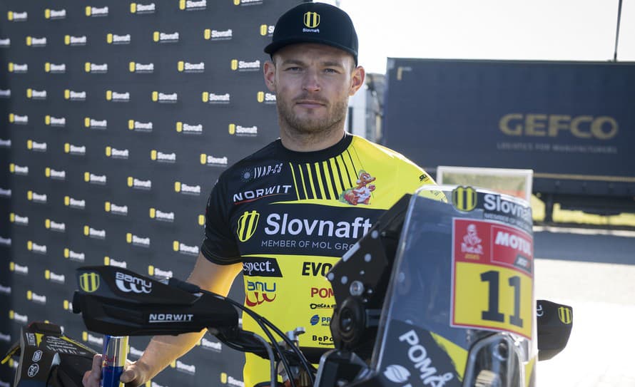 Slovenský motocyklový pretekár Štefan Svitko obsadil v nedeľňajšej 8. etape Rely Dakar trináste miesto. Za víťazom Rossom Branchom z ...