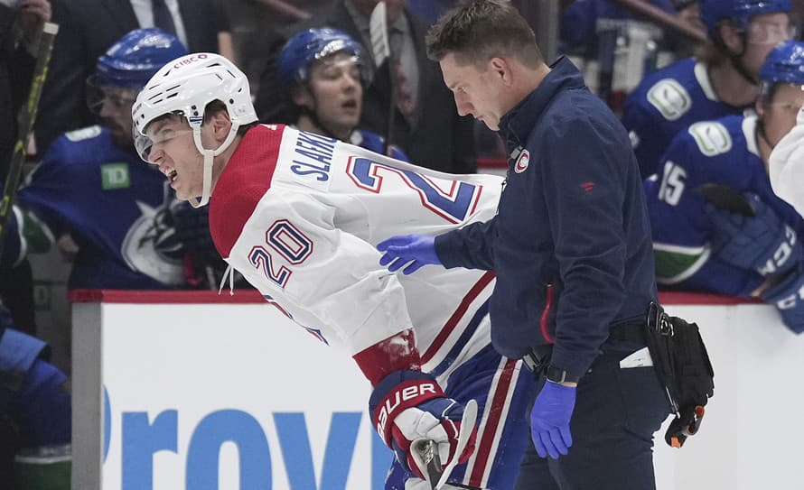 Slovenský hokejový útočník Juraj Slafkovský (18) z tímu zámorskej NHL Montreal Canadiens sa v ostatnom období trápi, nebodoval v jedenástich ...