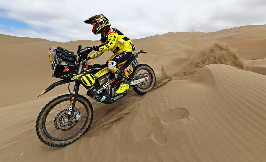 Slovenský motocyklista Štefan Svitko (40) na prestížnej Rely Dakar v Saudskej Arábii obsadil v utorkovej 9. etape dvanástu priečku a ...