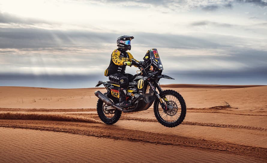 Slovenský motocyklový pretekár Štefan Svitko (40) obsadil v stredajšej desiatej etape Rely Dakar dvadsiate miesto.