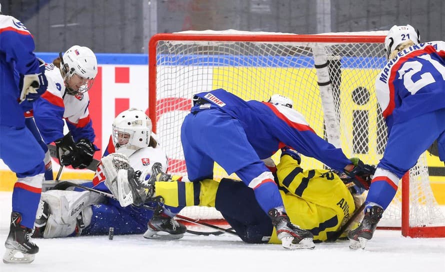Slovenské hokejové reprezentantky do 18 rokov nepostúpili do semifinále MS tejto vekovej kategórie. 