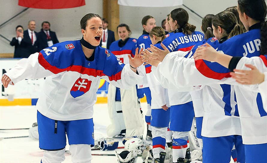 Slovenské a české hokejistky po vzájomnom zápase o piate miesto na majstrovstvách sveta do 18 rokov vo Švédsku predviedli niečo nevídané! ...