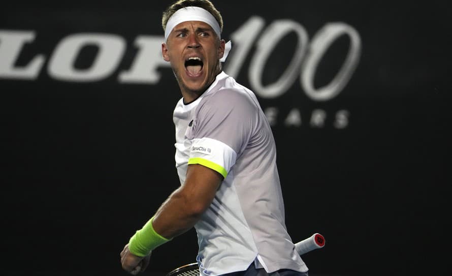 Slovenský tenista Alex Molčan (25) sa prebojoval do 2. kola dvojhry na grandslamovom turnaji Australian Open. V úvodnom kole vyradil ...