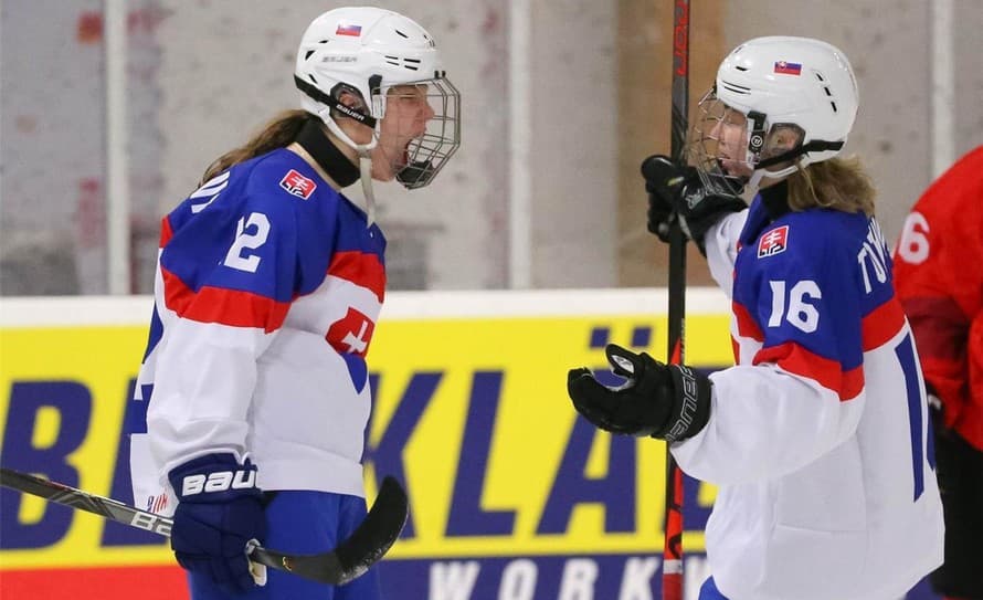 Talentovaná slovenská hokejistka Nela Lopušanová (14) urobila na svojich prvých majstrovstvách sveta hráčok do 18 rokov taký dobrý dojem, ...