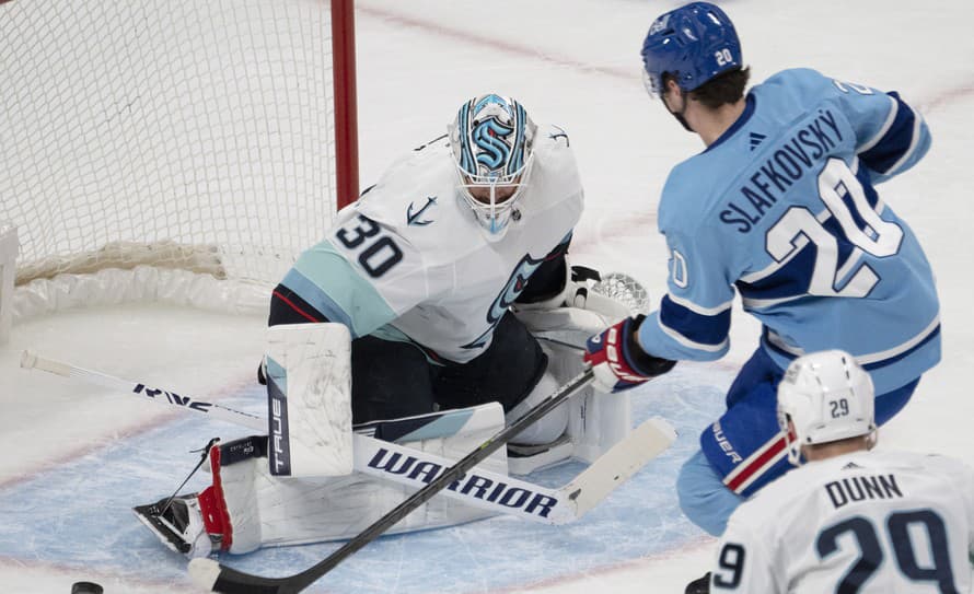 Kanadský hokejový klub Montreal Canadiens (18) zaradil slovenského útočníka Juraja Slafkovského na listinu zranených hráčov. Zatiaľ nie ...