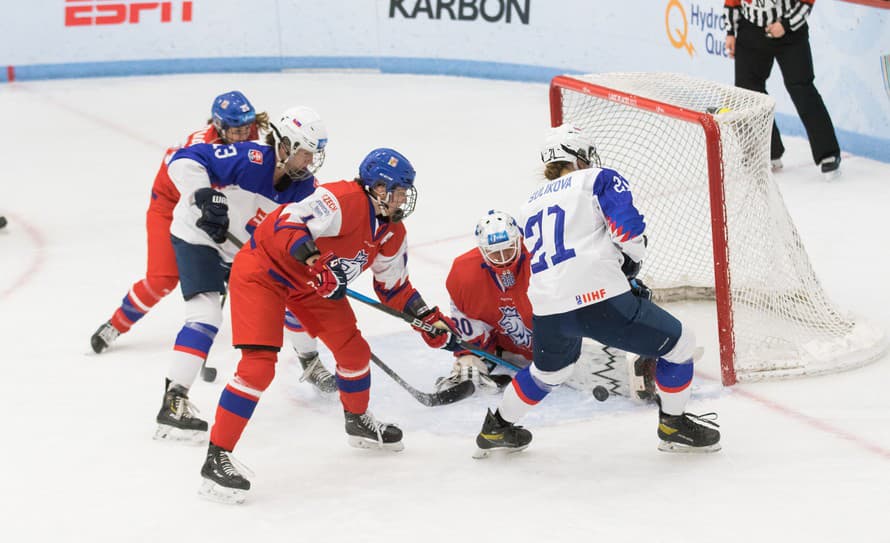 Slovenské hokejistky nemajú ani po svojom záverečnom dueli v základnej časti Svetovej zimnej univerziáde v Lake Placid istotu miestenky ...
