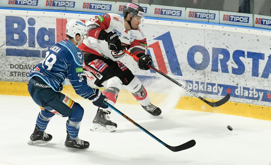Hokejisti posledného Prešova zvíťazili v utorkovej dohrávke 30. kola Tipos extraligy na ľade predposlednej Nitry 4:3. Ziskom troch bodov ...
