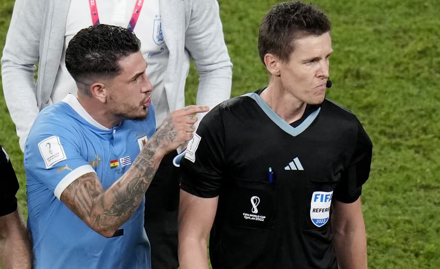 Medzinárodná futbalová federácia (FIFA) potrestala štvoricu uruguajských reprezentantov za ich agresívne správanie, ktorého sa odpustili ...