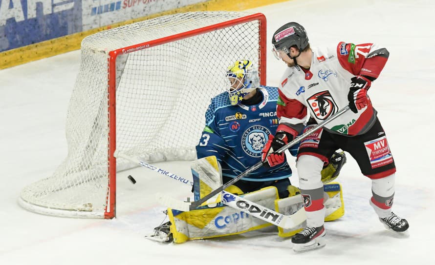 Český hokejový brankár Libor Kašík sa dohodol s HK Nitra na pokračovaní spolupráce do konca prebiehajúcej sezóny a zároveň podpísal kontrakt ...