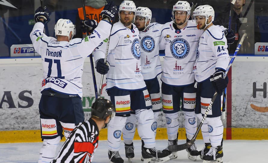 Hokejisti HK Nitra zvíťazili v nedeľňajšom zápase 34. kola Tipos extraligy na ľade HC MIKRON Nové Zámky 3:1.