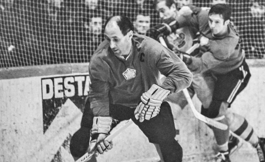 Slovenský hokej smúti. V nemeckom Augsburgu zomrel bývalý skvelý hokejový obranca a československý reprezentant Jozef Čapla († 84).