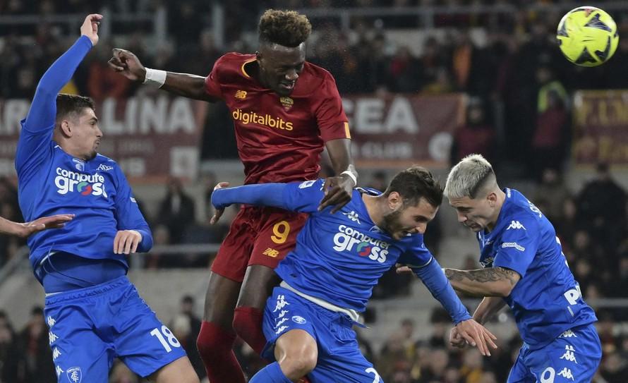 V zápase 21. kola talianskej Serie A hráči Empoli nezvládli súboj na ihrisku AS Rím a prehrali 0:2. No a nebyť brankára Guglielma Vicaria ...