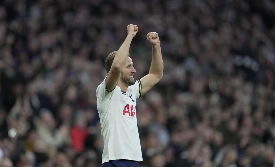 Anglický futbalista Harry Kane strelil v nedeľu svoj 267. gól za Tottenham Hotspur, čím prekonal klubový rekord Jimmyho Greavesa.
