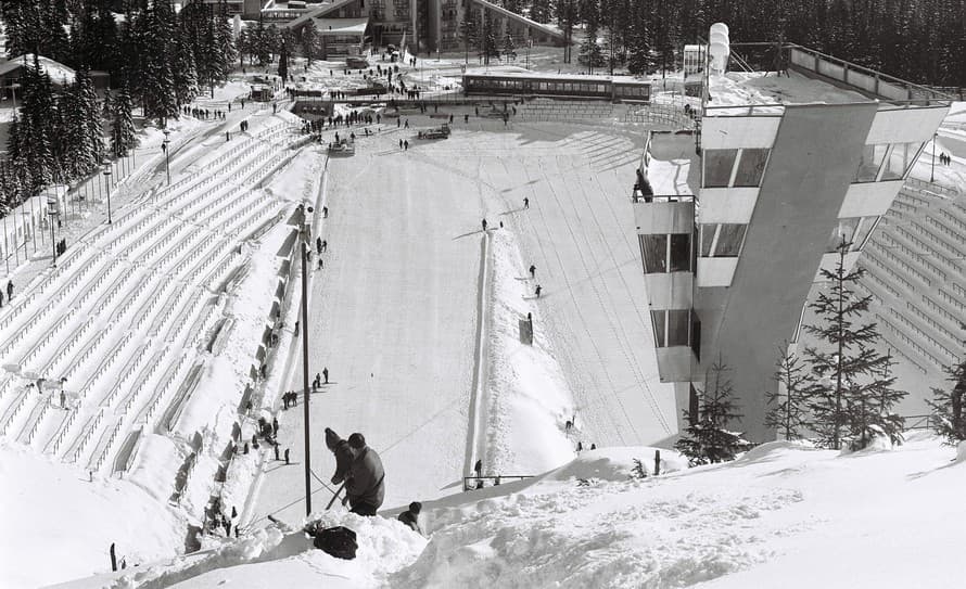 Chýbali metre a následky by boli katastrofálne! V rakúskom stredisku Hinzenbach sa pred Svetovým pohárom skokaniek na lyžiach utrhla fréza. 