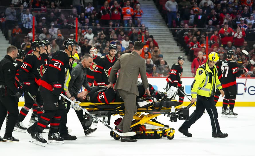 Brankár Anton Forsberg (30) z Ottawy Senators bude svojmu tímu chýbať dlhší čas pre zranenie. Švédsky hokejista si v sobotnom zápase ...