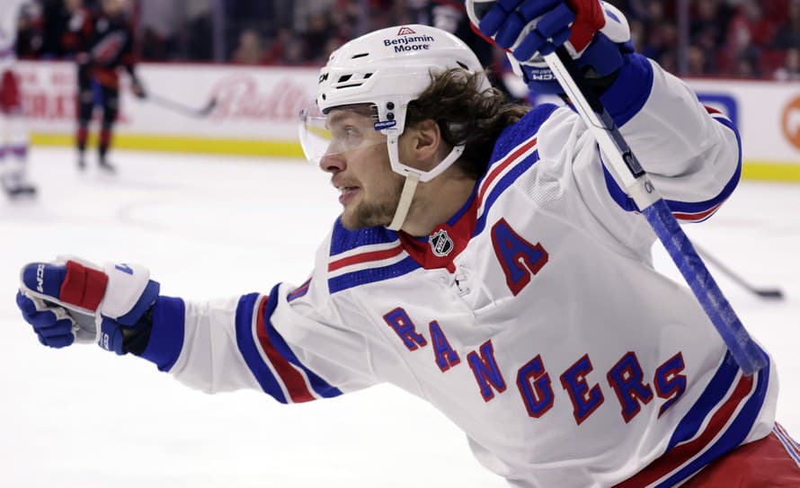 Krídelník Artemij Panarin z New Yorku Rangers sa stal prvou hviezdou uplynulého týždňa v zámorskej hokejovej NHL. Ďalšími ocenenými sú ...