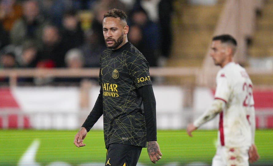 Brazílsky futbalista Neymar pre britské média priznal, že sa dostal do ostrej potýčky so športovým riaditeľom Paríža St. Germain. K incidentu ...
