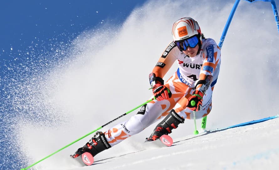Nevyhla sa drobným chybičkám! Slovenská lyžiarka Petra Vlhová (27) je priebežne po prvom kole obrovského slalomu na majstrovstvách sveta ...