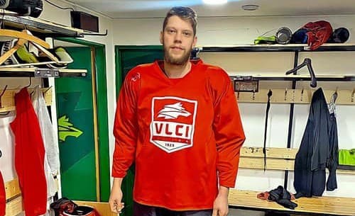 Hoci je momentálne zranený, jednako sa sezóna pre neho predčasne neskončí! Bývalý hokejový reprezentant Ján Sýkora (32) odišiel minulý ...