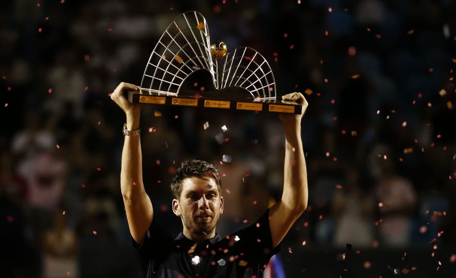 Britský tenista Cameron Norrie vyhral turnaj ATP v brazílskom Riu. V nedeľnom finálovom zápase zdolal najvyššie nasadeného Španiela Carlosa ...