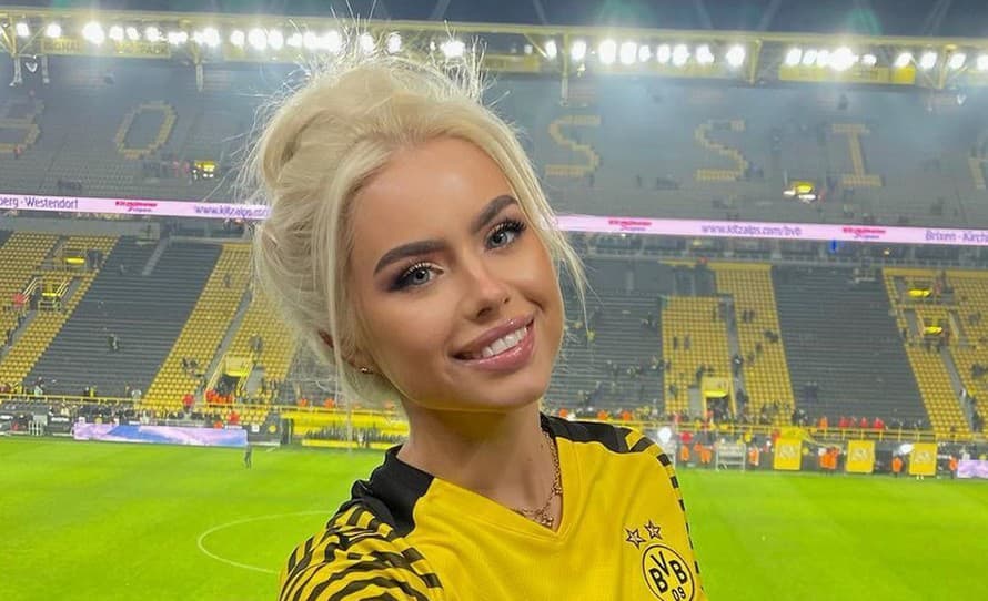 Je naozaj krásna! Kim Schieleová (23) je fanúšičkou nemeckého Dortmundu a prednedávnom zažila obrovskú radosť. Stretla sa so svojím obľúbeným ...