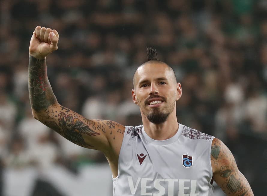 Podľa tureckého Günebakış Marek Hamšík (35) odíde z Trabzonsporu. 