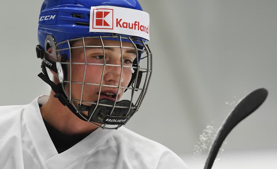 Slovenský hokejový útočník Samuel Honzek nedohral pre zranenie zápas v zámorskej juniorskej súťaži WHL. 