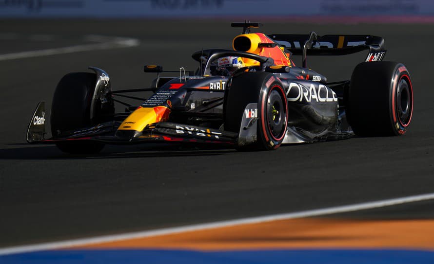 Úradujúci majster sveta Max Verstappen (25) z tímu Red Bull zajazdil najrýchlejší čas v prvom voľnom tréningu na Veľkú cenu Saudskej ...