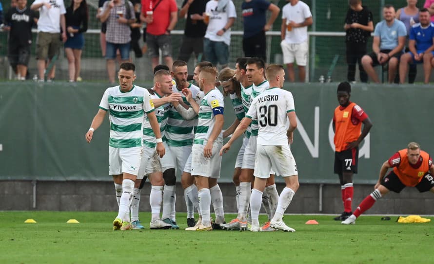 Futbalisti MFK Skalica zvíťazili v sobotňajšom zápase 2. kola skupiny o udržanie sa vo Fortuna lige nad Trenčínom 2:0.