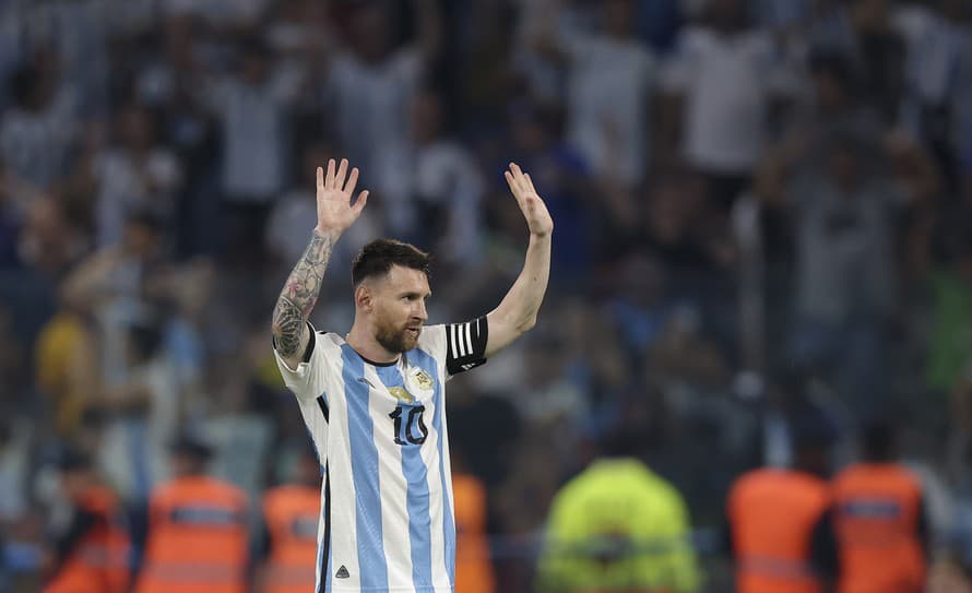 Argentínsky futbalista Lionel Messi (35) zaznamenal 100. gól v kariére v národnom drese.