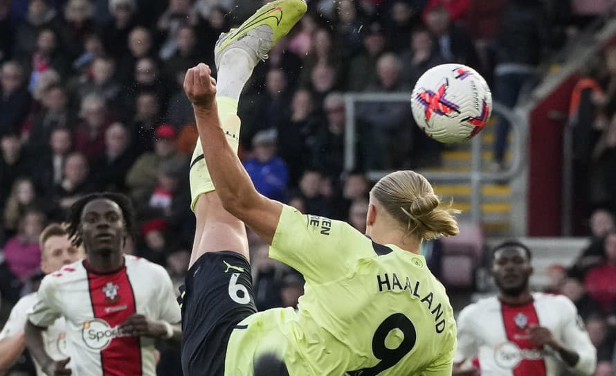 Futbalisti Manchestru City potvrdili pozíciu favorita a na ihrisku Southamptonu zvíťazili 4:1 v sobotňajšom zápase 30. kola anglickej ...