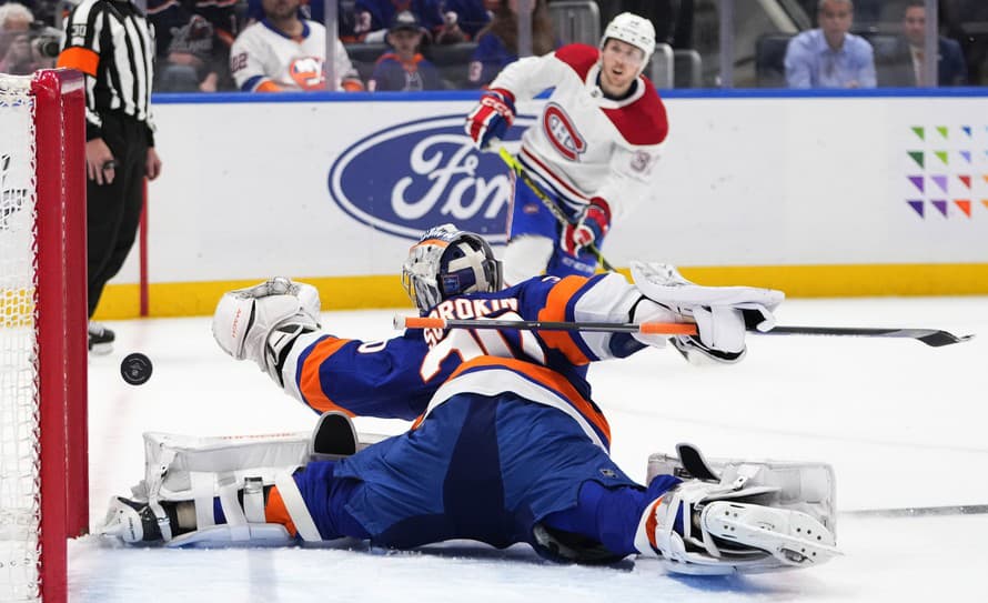 Hokejisti New Yorku Islanders zdolali v noci na štvrtok v NHL Montreal 4:2 a získali poslednú voľnú miestenku v play off. Z postupovej ...