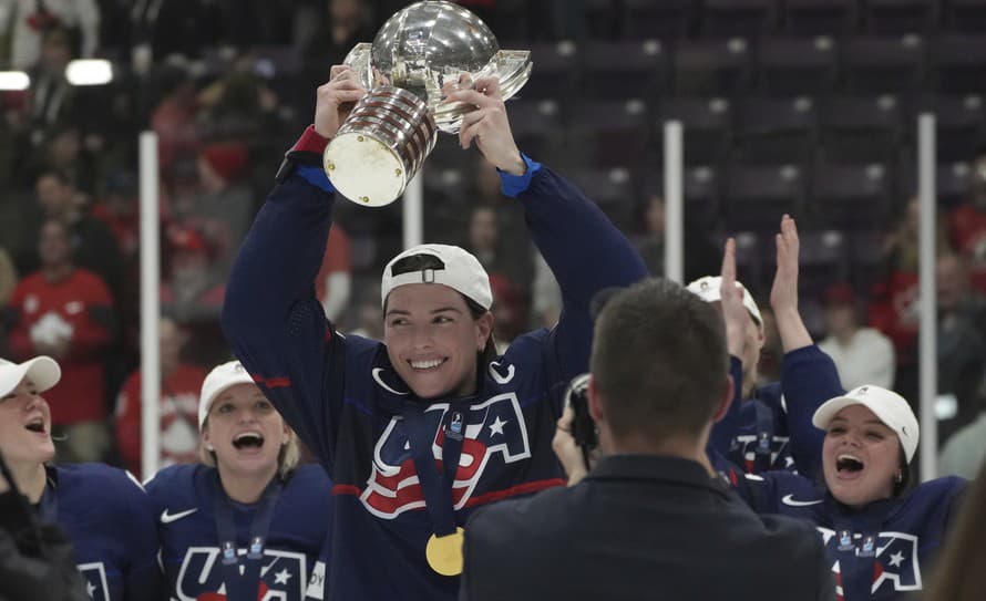 Hokejistky USA získali jubilejný desiaty titul majsteriek sveta. Vo finále svetového šampionátu v Bramptone zdolali domáce Kanaďanky 6:3.