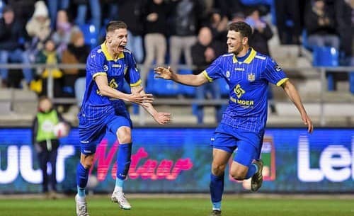 Všetko ostáva otvorené! SK Beveren, druhý tím druhej belgickej ligy, stále živí šancu na postup medzi elitu. David Hrnčár (25), ktorý ...