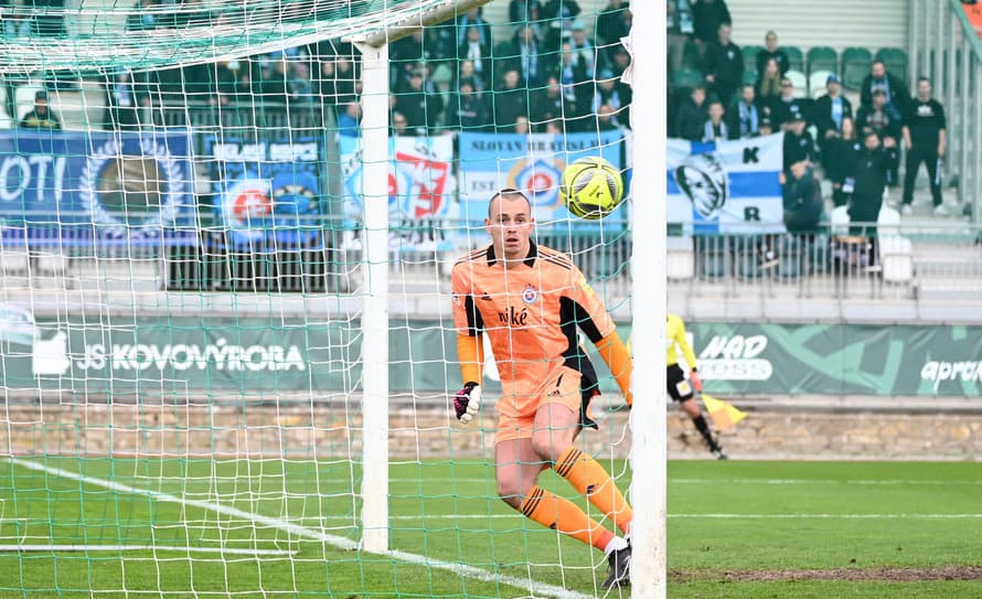 Na hrane blamáže! Futbalisti Slovana Bratislava boli blízko vypadnutia zo Slovnaft Cupu. 