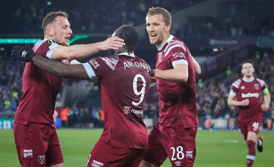 Futbalisti Fiorentiny, Alkmaaru, West Hamu United a FC Bazilej postúpili do semifinále Európskej konferenčnej ligy. 