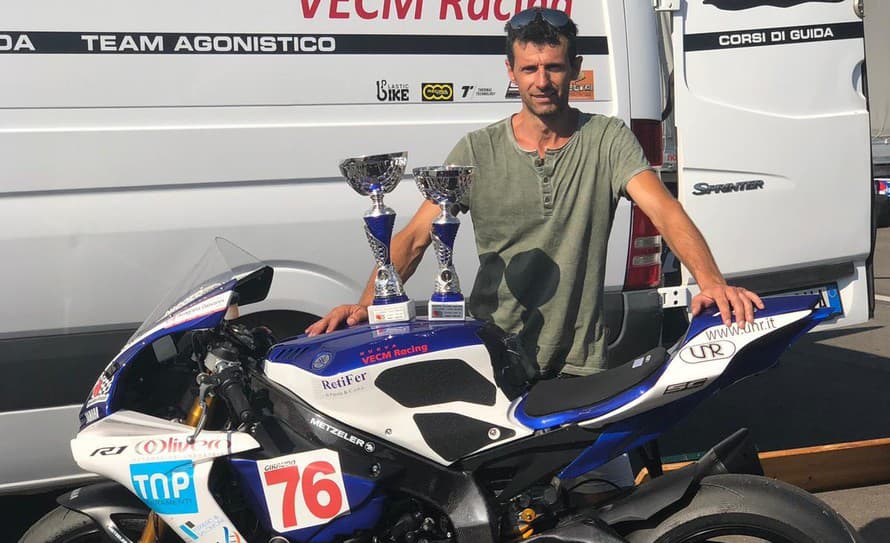 Z toho sa tisnú slzy do očí! Motocyklový pretekár Fabrizio Giraudo tragicky zahynul na trati v Misane. Hrozivú smrť videl na vlastné ...