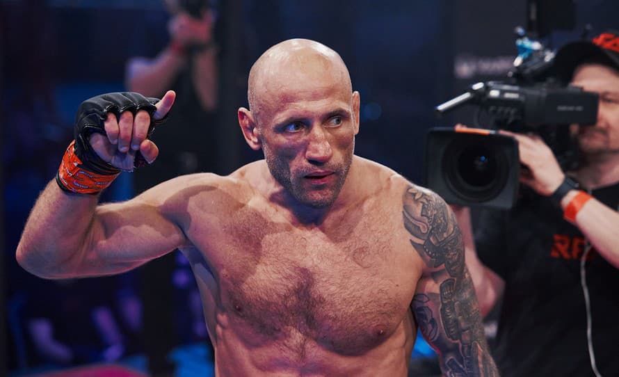 Alexander Butenko sa stal víťazom EUROGOLD pyramídy o 30-tisíc eur, keď vo finále zdolal bývalého UFC zápasníka Ronysa Torresa na body. ...