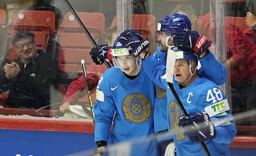 Hokejová reprezentácia Kazachstanu musela pred májovými majstrovstvami sveta mužov pristúpiť k výmene hlavného trénera, Bielorusa Andreja ...