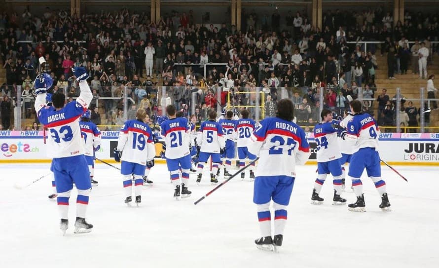 Slovenskí hokejisti sa stretnú v semifinále MS do 18 rokov vo Švajčiarsku s rovesníkmi z USA. Slováci zabojujú o finálovú účasť v sobotu ...