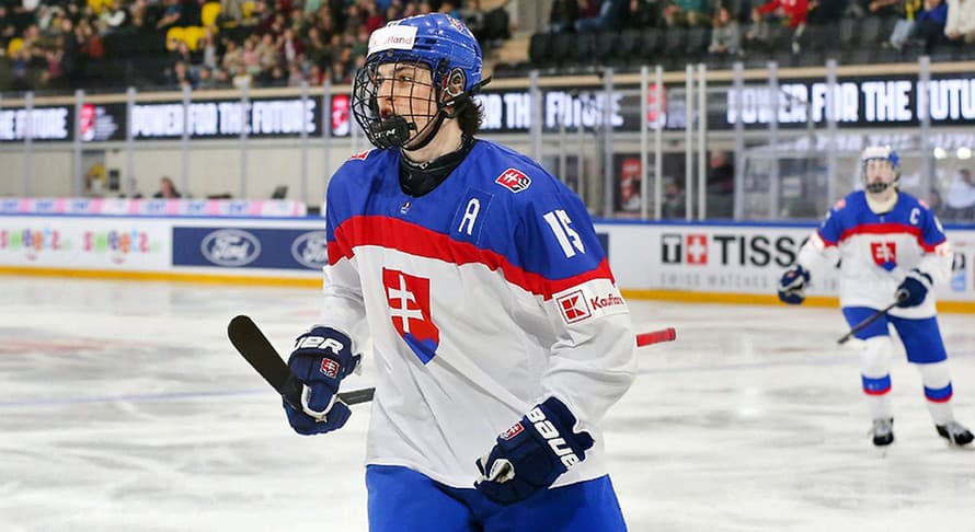 Slovensko dostali na nohy! Hokejoví reprezentanti do 18 rokov postúpili na MS vo Švajčiarsku po senzačnom víťazstve nad favorizovaným ...