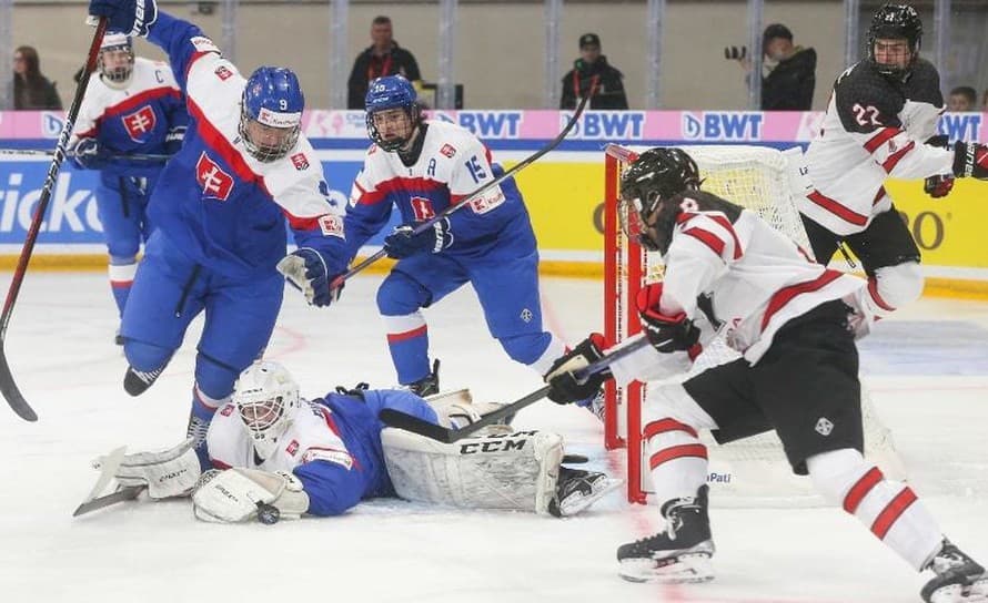 Slovenskí hokejisti do 18 rokov obsadili na MS vo Švajčiarsku konečné štvrté miesto. 