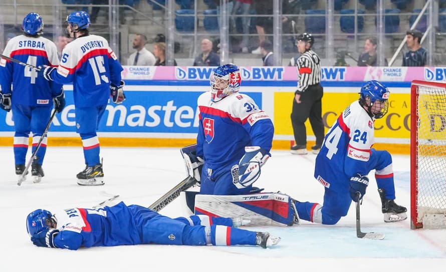 Slovenskí hokejisti do 18 rokov obsadili na MS vo Švajčiarsku konečné štvrté miesto. 