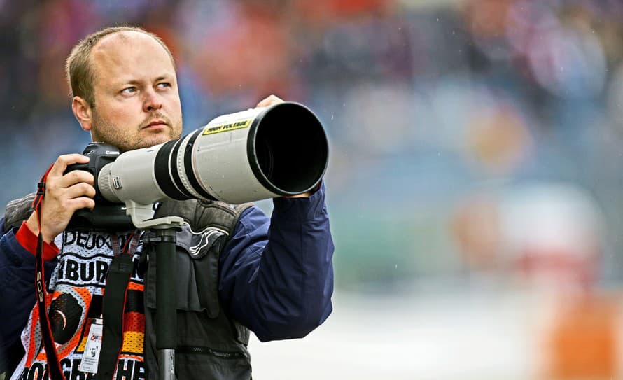 Práca snov! Martin Trenkler (40) je v súčasnosti jediný oficiálny fotograf slávnych pretekov Formuly 1 pochádzajúci zo Slovenska. Ako ...